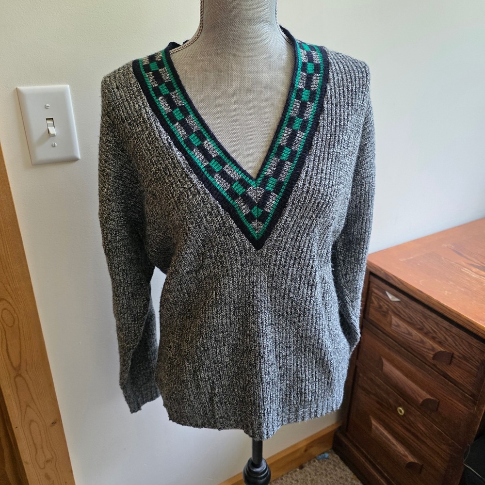VINTAGE Geometric V Neck Sweater Grey MADE IN USA 90s Y2K Rib Knit RARE